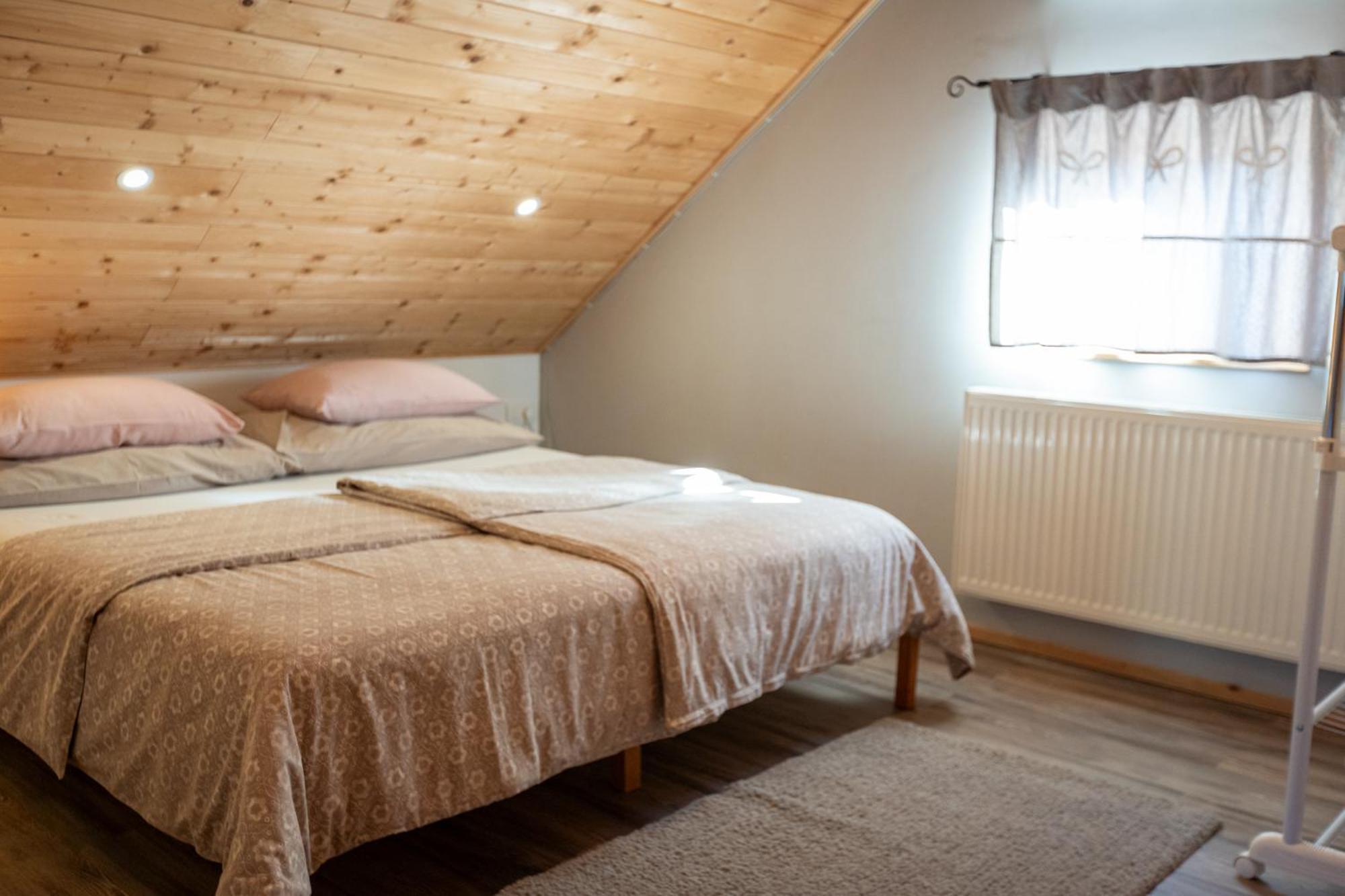 Guest House Pr' Cut Zirovnica Ngoại thất bức ảnh
