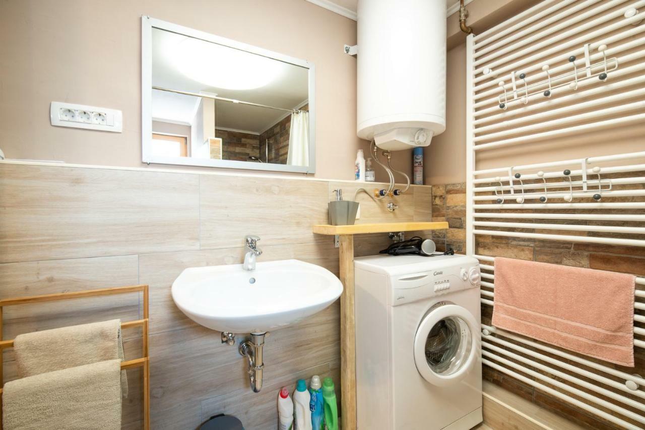 Guest House Pr' Cut Zirovnica Ngoại thất bức ảnh